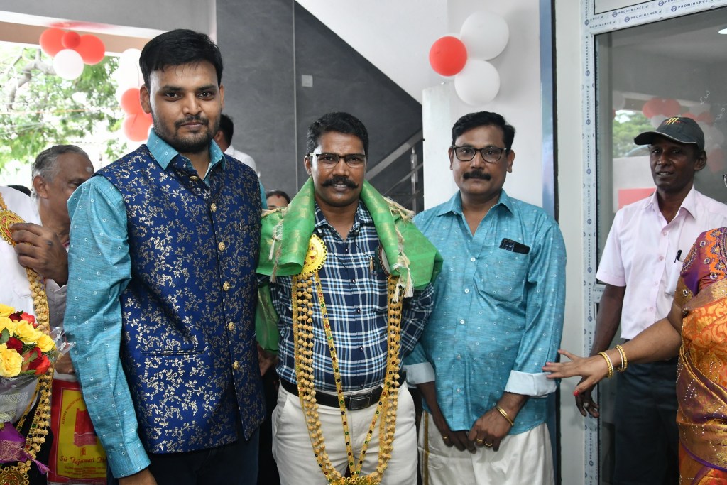 Murthy Sewing machines About us 3368