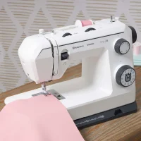 Singer Husqvarna Onyx 25 Mechanical Sewing Machine